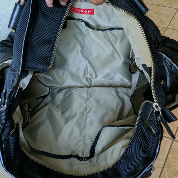 SOLD 🚫 Skip Hop Studio select diaper bag - Picture 7 of 8